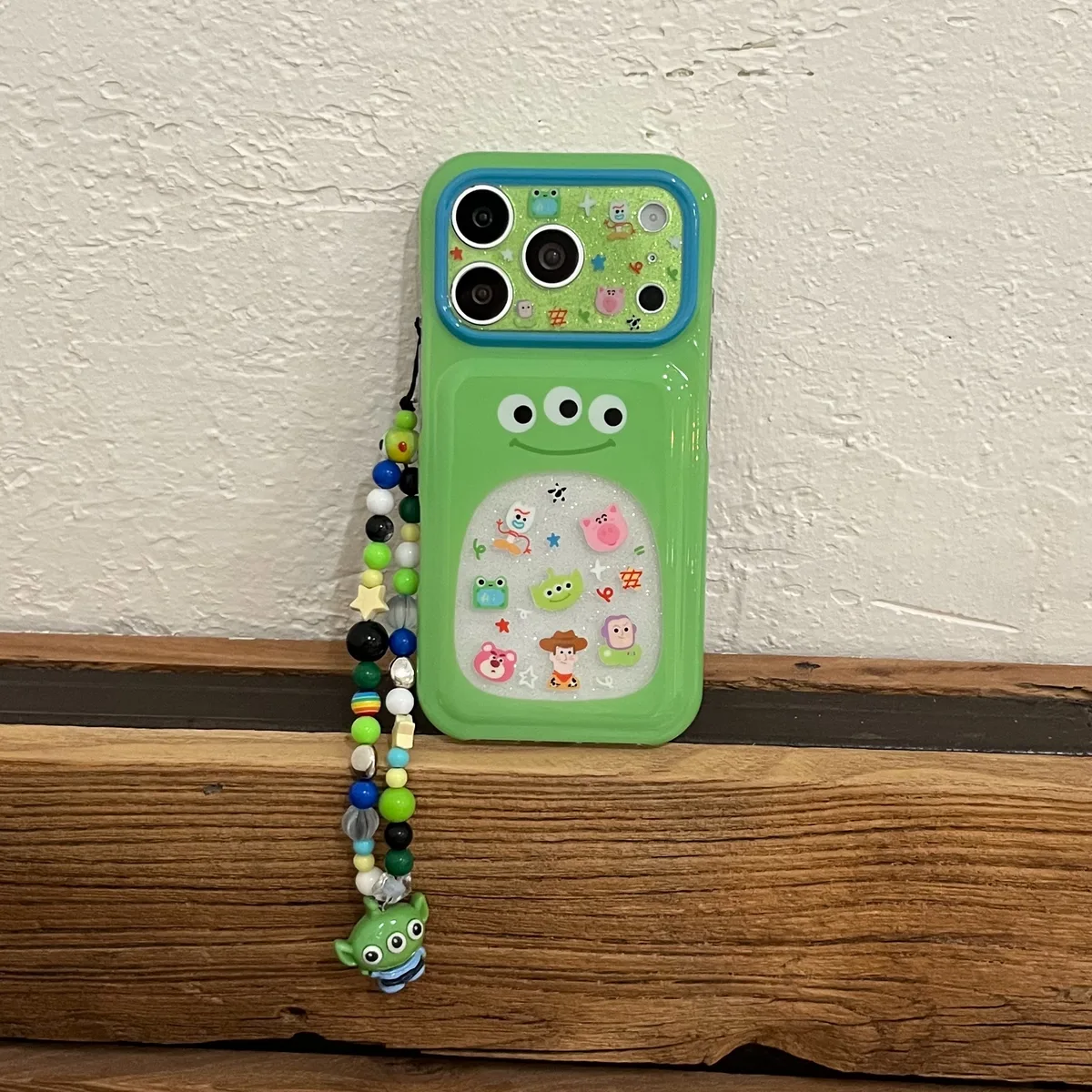 Green Alien 3-Eyes Glitter Bubble Phone Case for iPhone 17 16 15 Pro Max