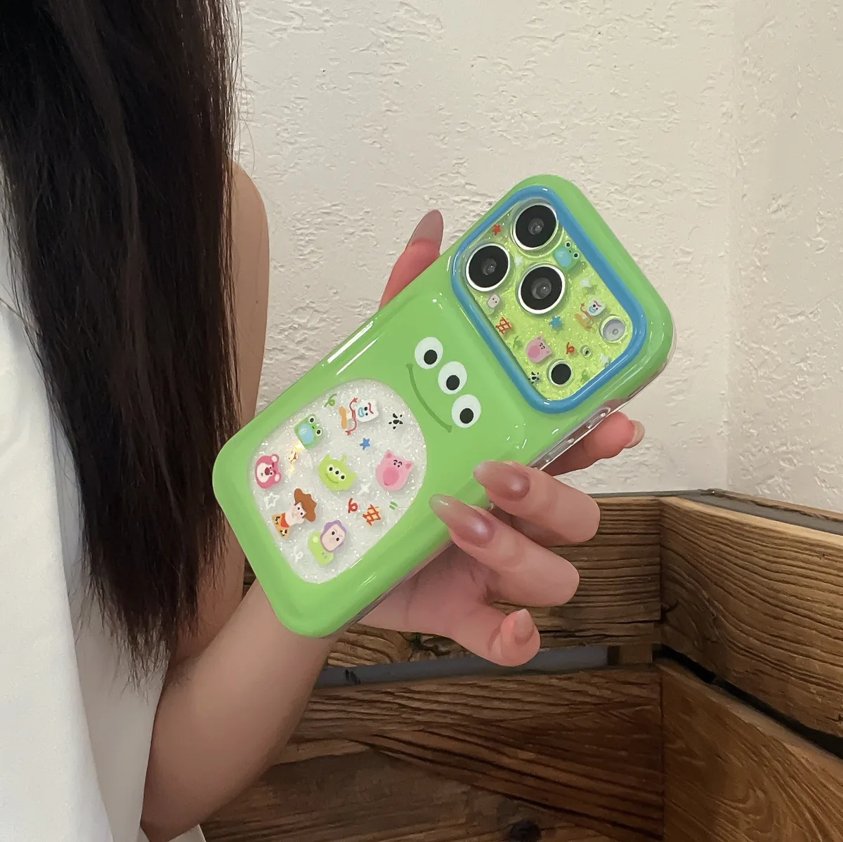 Green Alien 3-Eyes Glitter Bubble Phone Case for iPhone 17 16 15 Pro Max