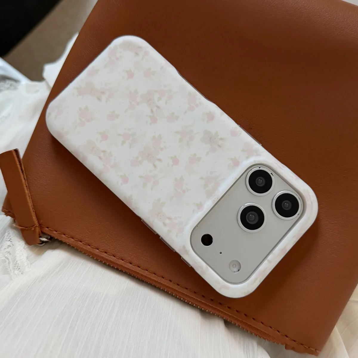 Cute bunny floral phone case with beaded charm for iPhone 17 16 15 Pro Max — MagSafe