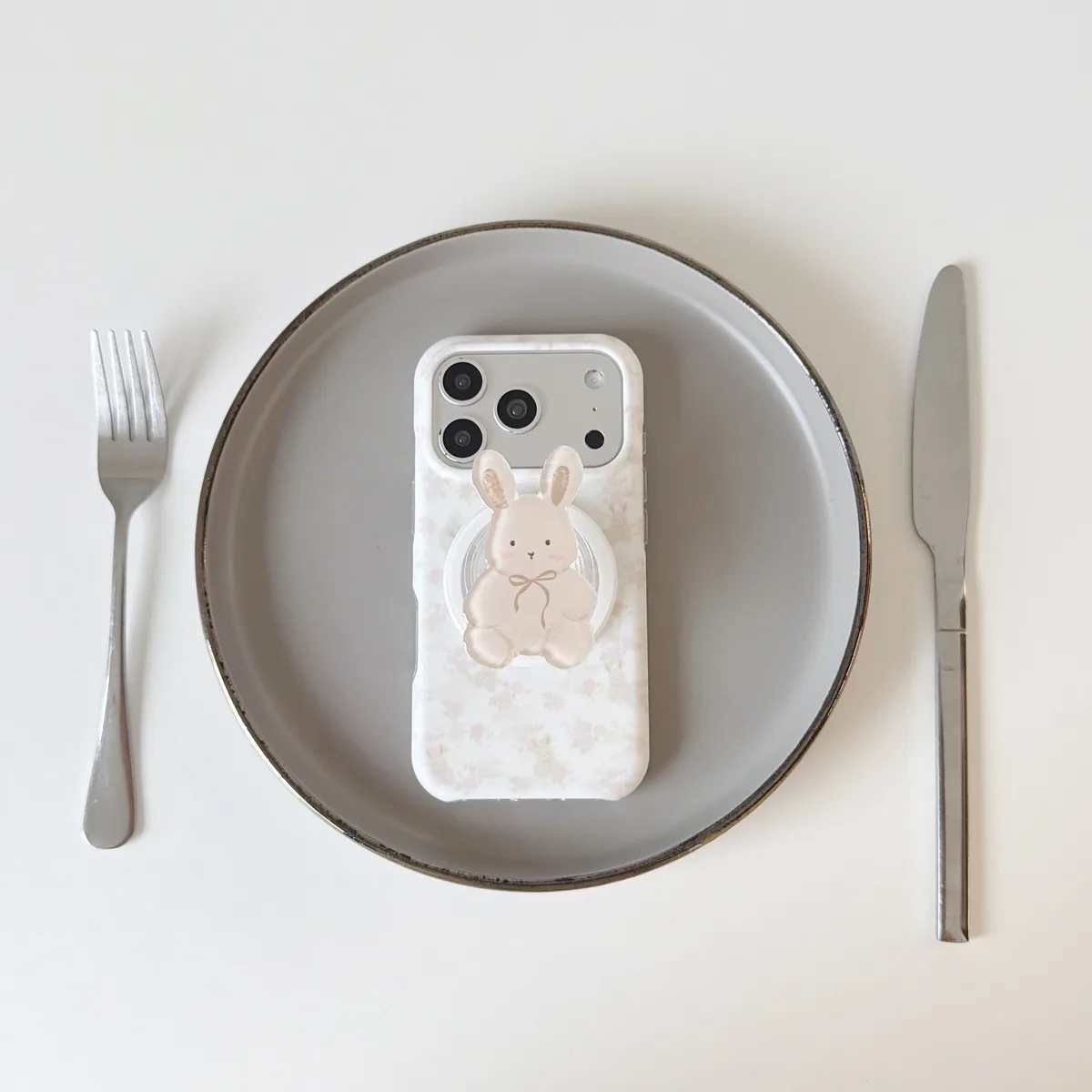 Cute bunny floral phone case with beaded charm for iPhone 17 16 15 Pro Max — MagSafe