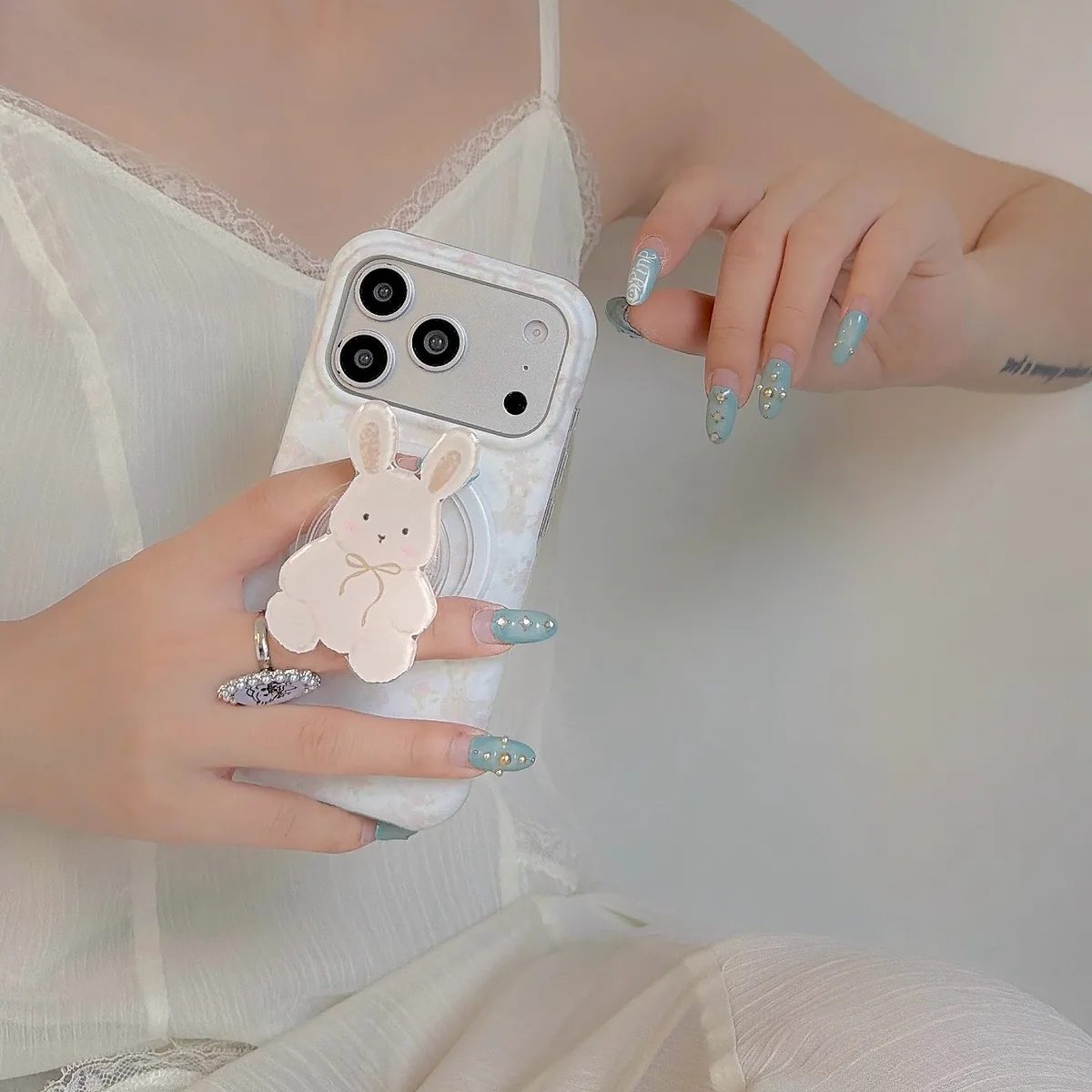 Cute bunny floral phone case with beaded charm for iPhone 17 16 15 Pro Max — MagSafe