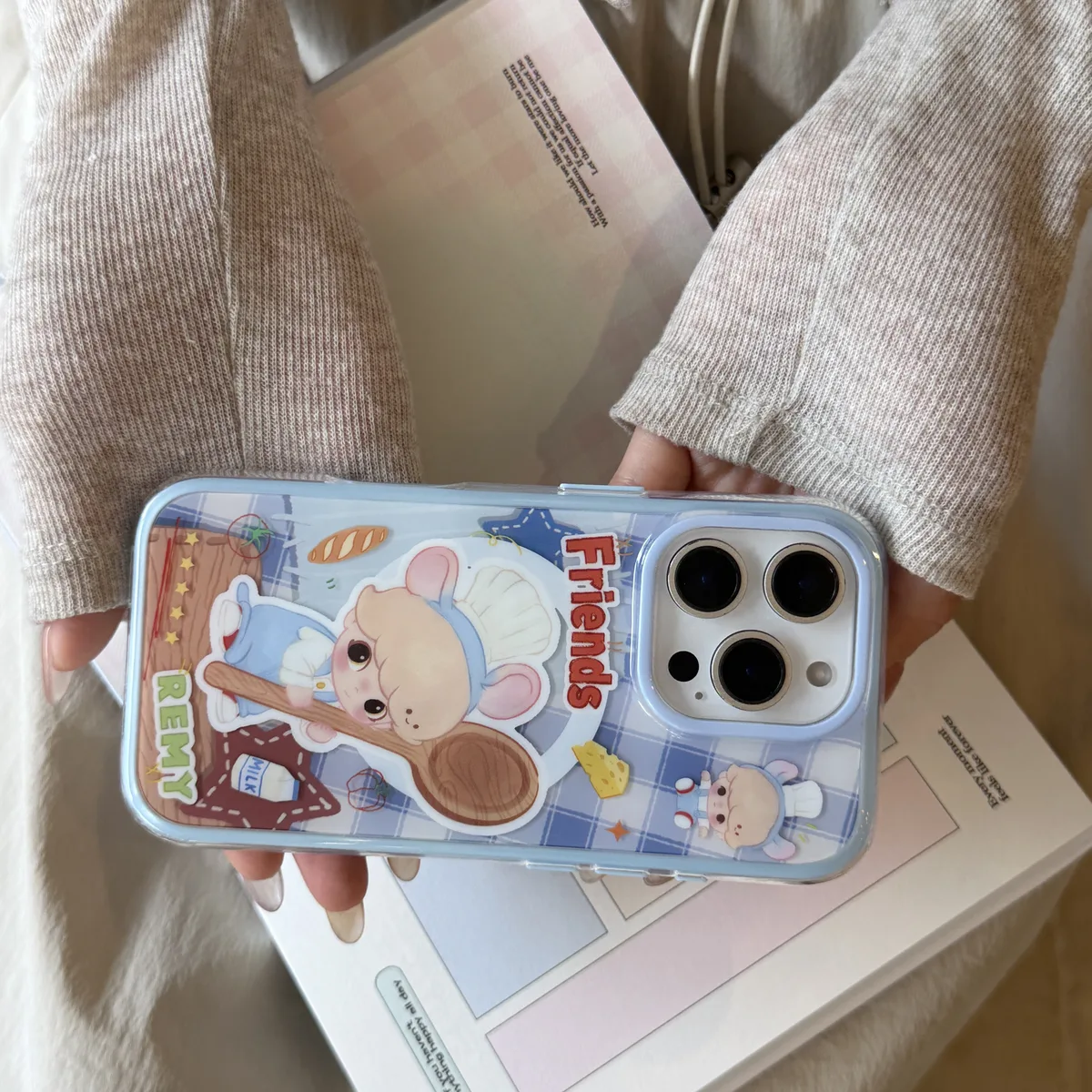Cute chef mouse phone case with beaded charm strap for iPhone 17 16 15 Pro Max — MagSafe