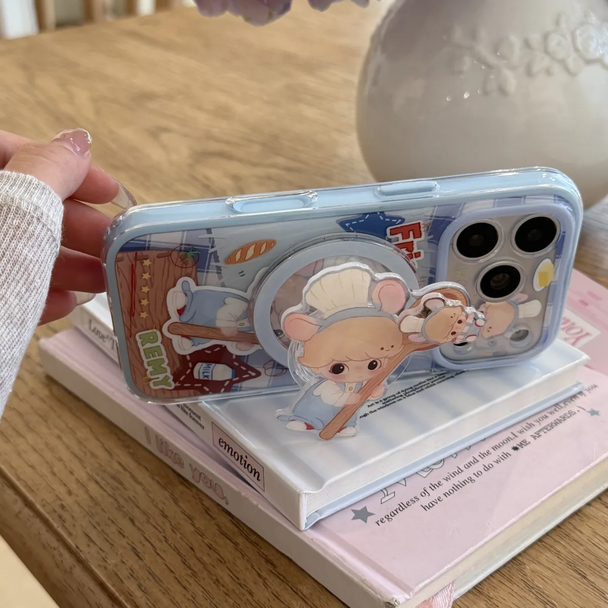 Cute chef mouse phone case with beaded charm strap for iPhone 17 16 15 Pro Max — MagSafe